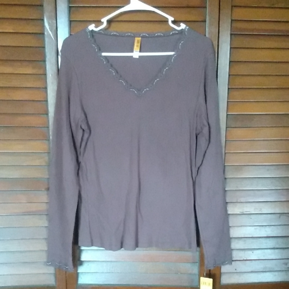 HUE Brown Long Sleeve V-Neck Top